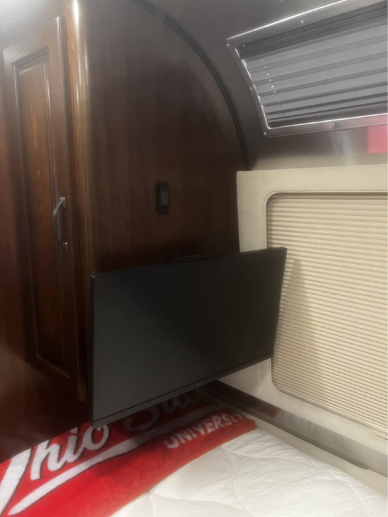 A photo of this 2020 Airstream CLASSIC 33FB TWIN