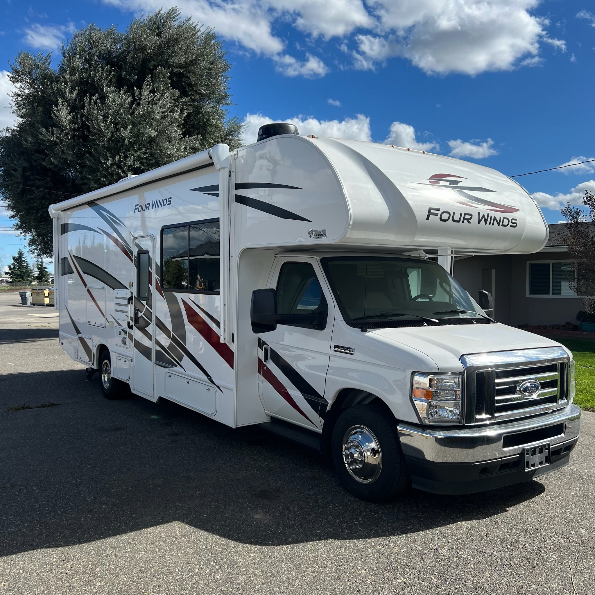 2023 Thor Motor Coach FOUR WINDS 27R in modesto CA