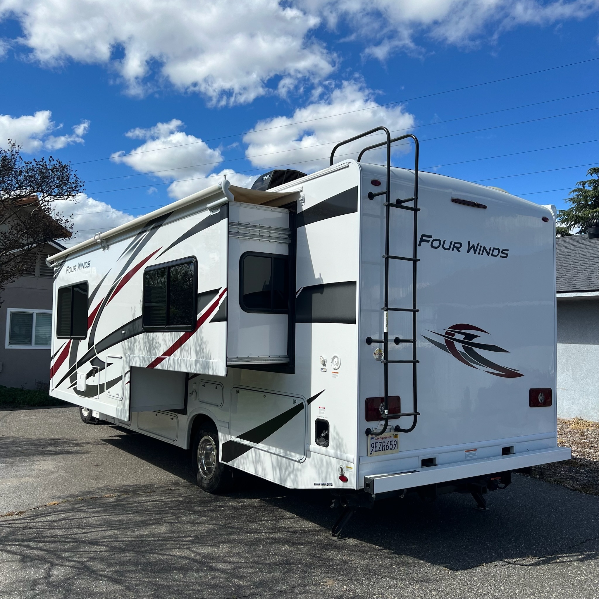 2023 Thor Motor Coach FOUR WINDS 27R in modesto CA