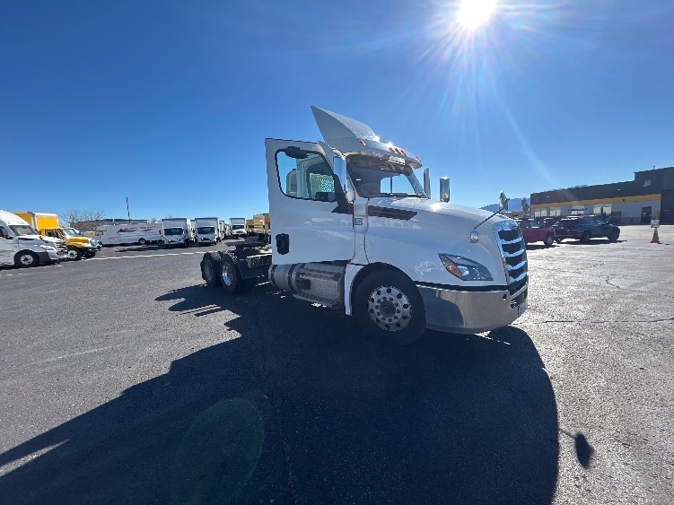 2020 FREIGHTLINER CASCADIA 126 in Aurora, CO