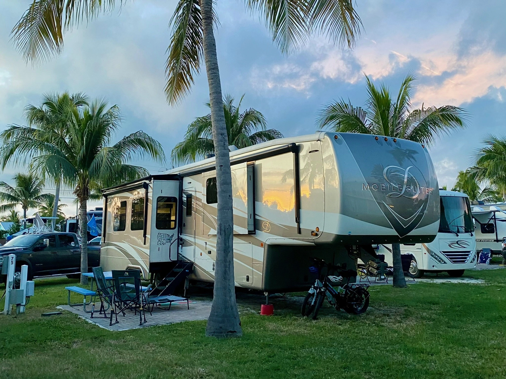 2021 DRV MOBILE SUITES 41RKDB RV