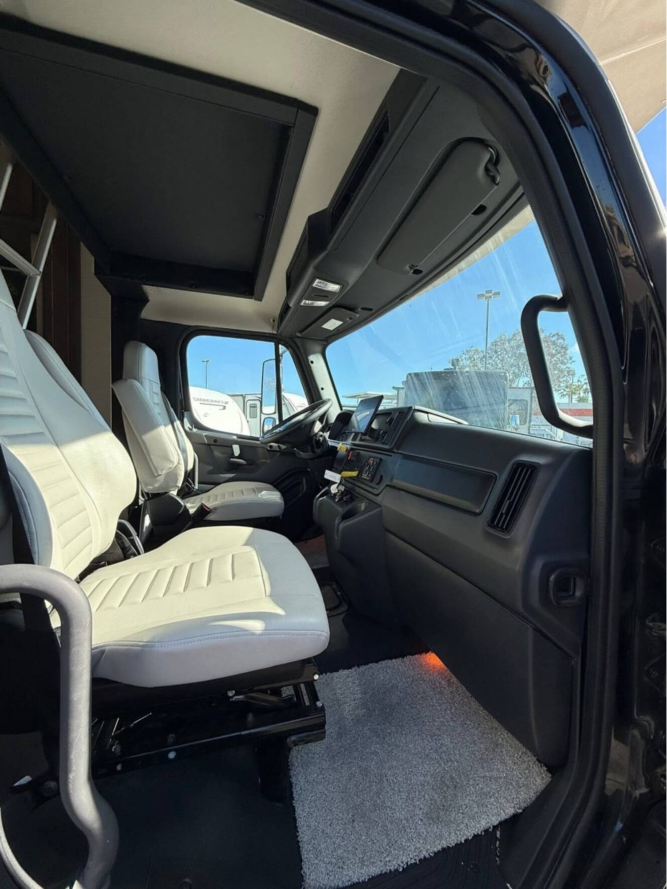 A photo of this 2026 Newmar Grand Star 3948