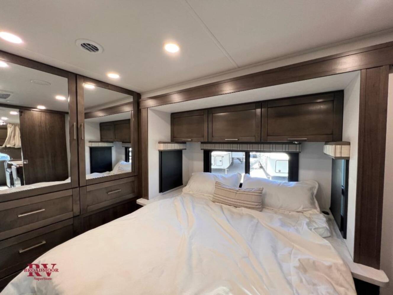 A photo of this 2026 Jayco Greyhawk 27U