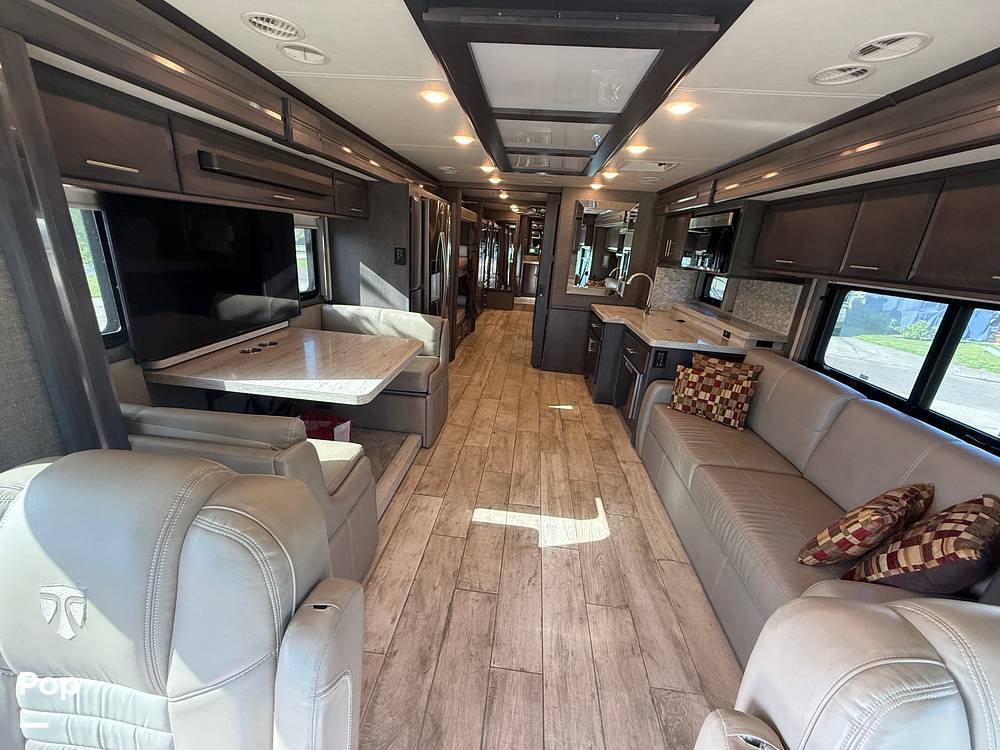2021 Thor Motor Coach Venetian B42 in jacksonville FL