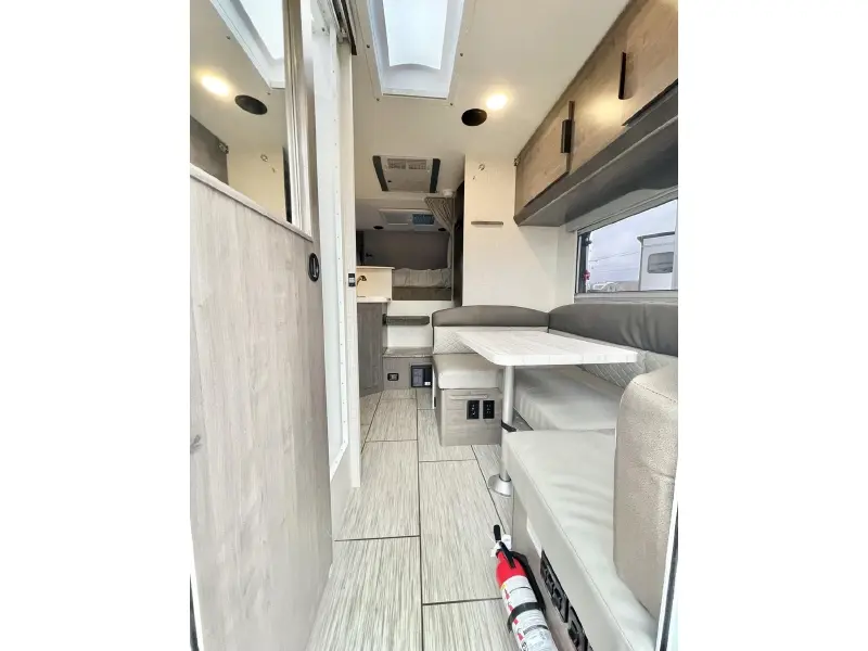 2026 LANCE 850