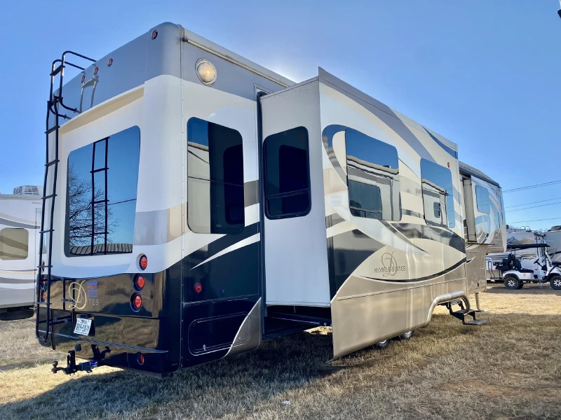 2016 DRV MOBILE SUITES 38RSSA