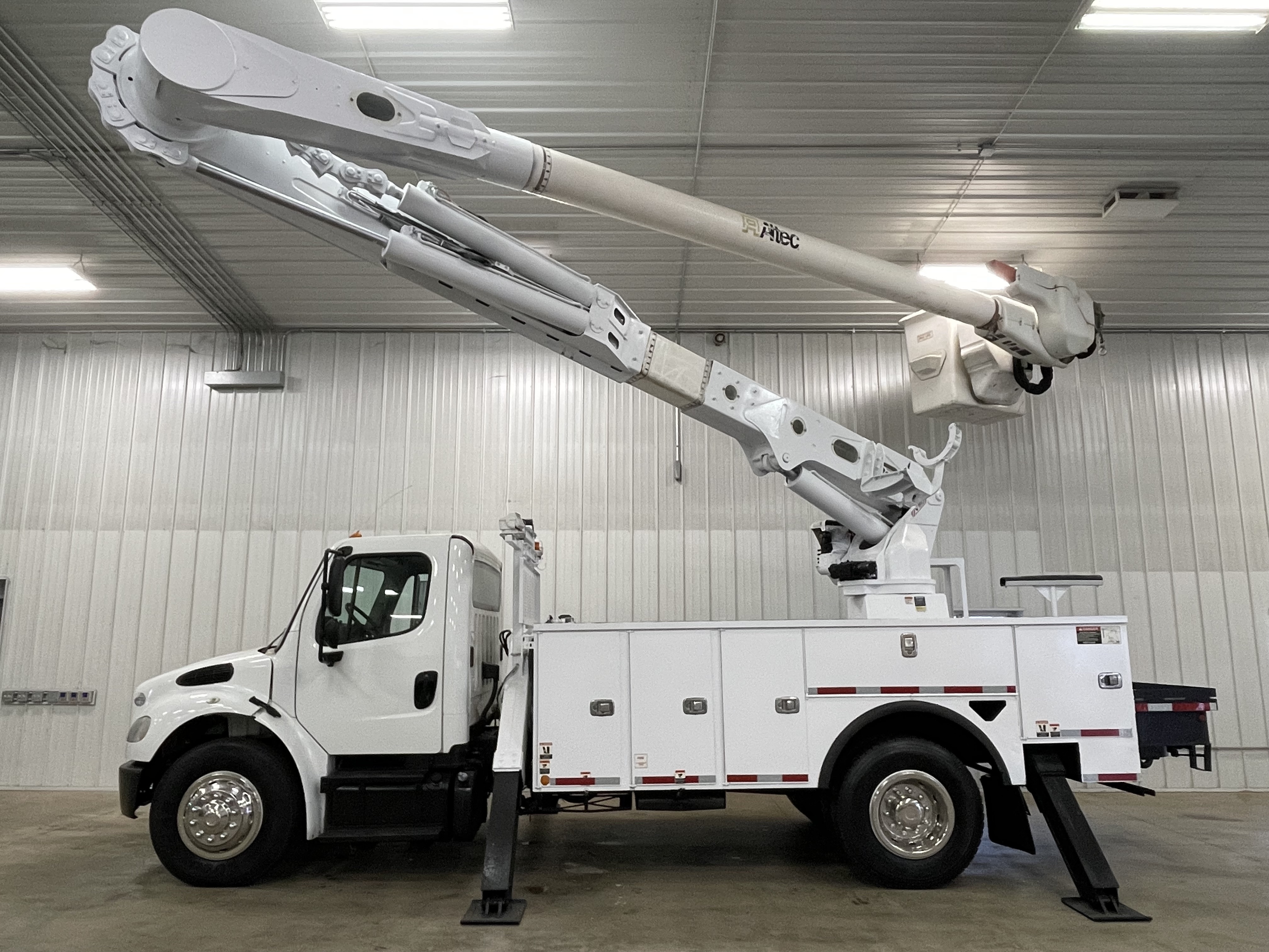 2015 FREIGHTLINER BUSINESS CLASS M2 106 in Battle Creek, MI