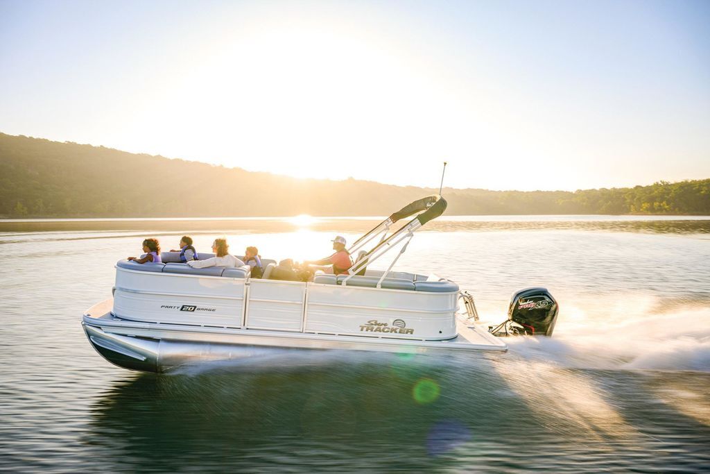 2026 Sun Tracker Party Barge® 20 DLX in kalamazoo MI