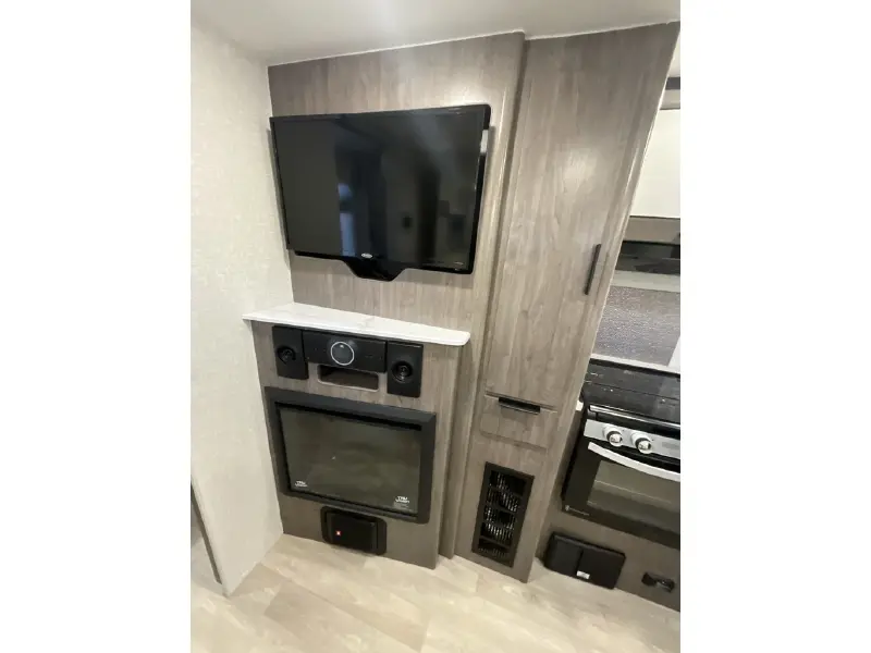 2026 LANCE 2255 TRAVEL TRAILER