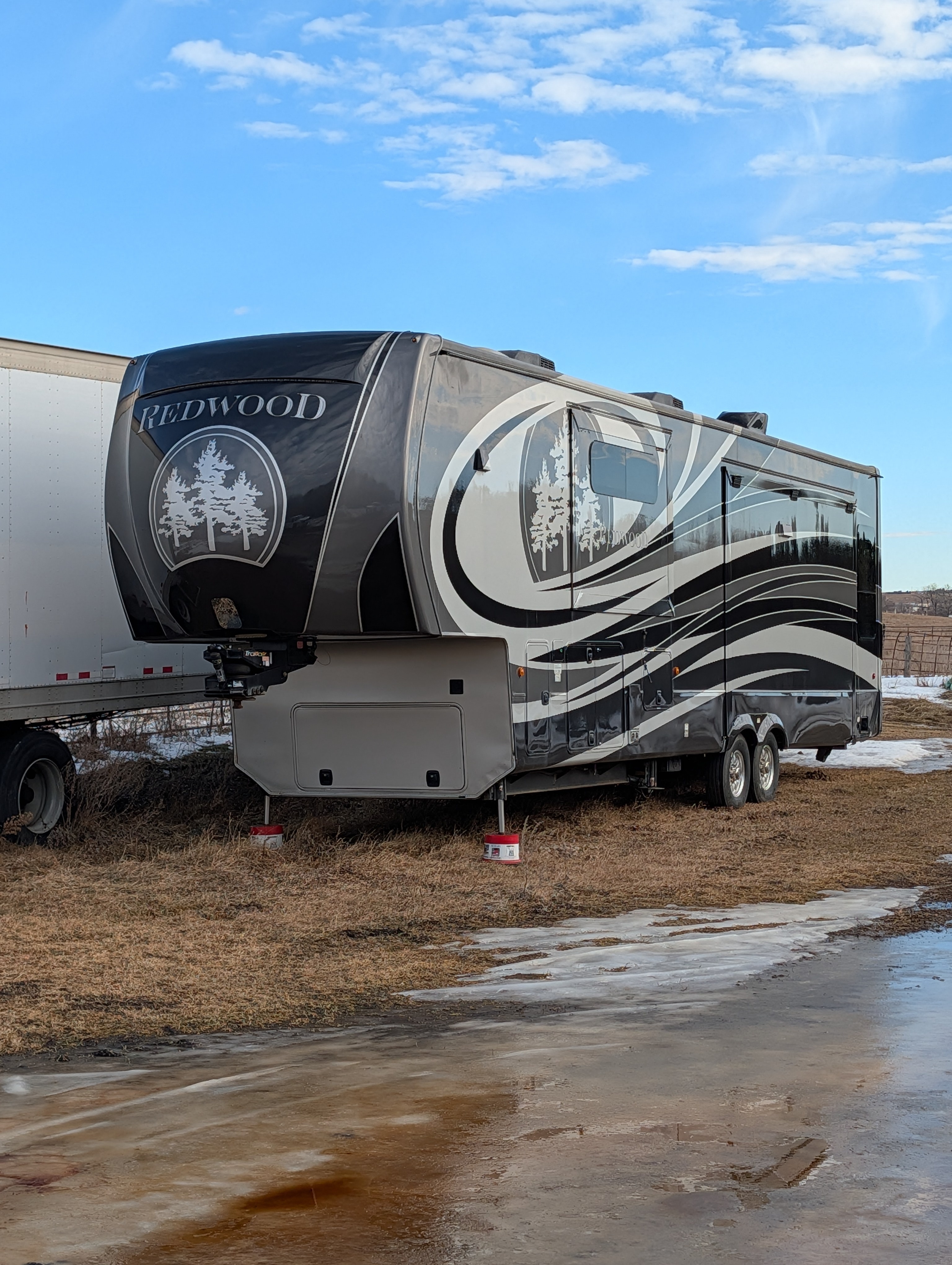 2016 Crossroads REDWOOD 39MB in baldwin ND