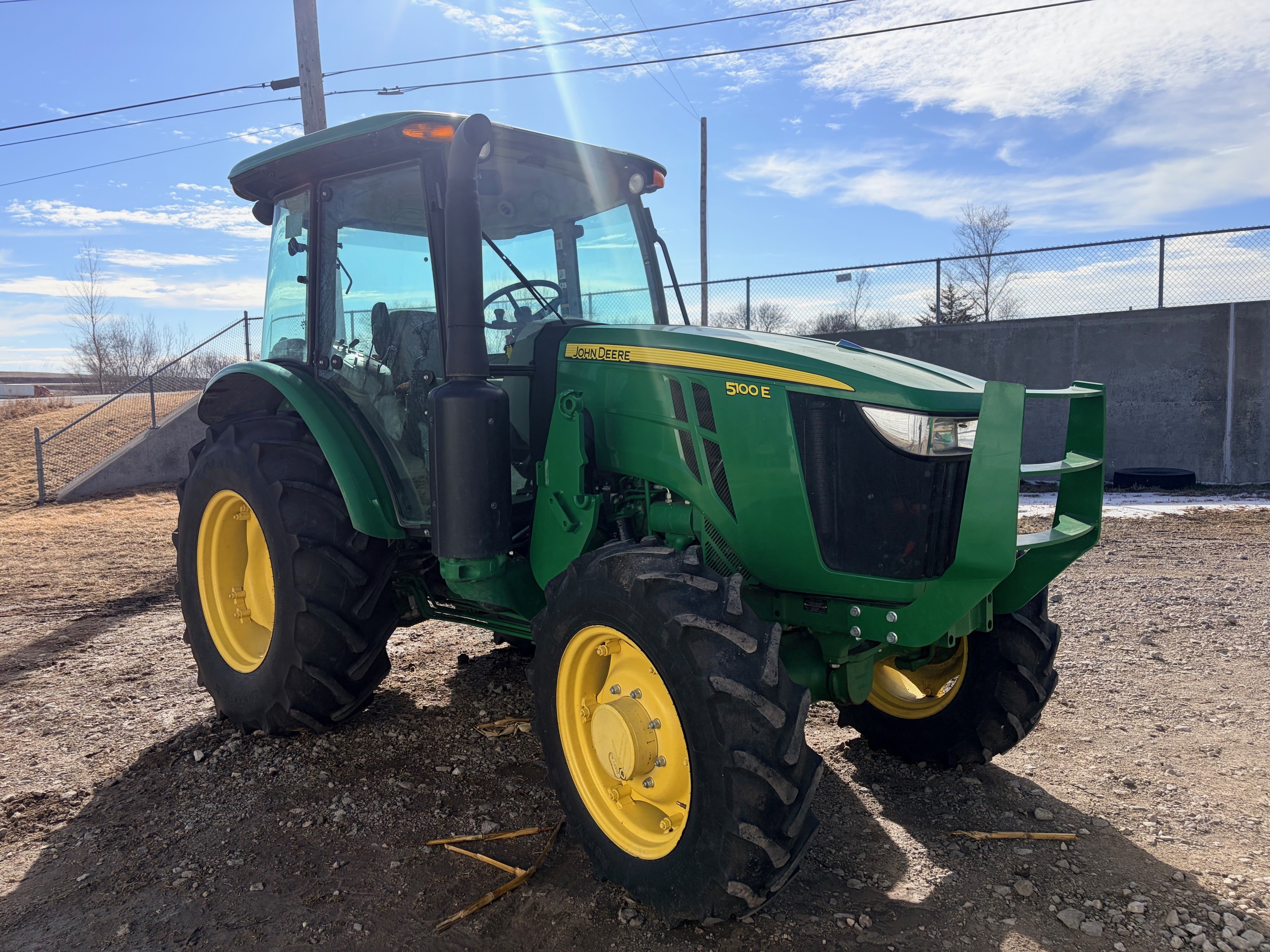 2021 JOHN DEERE 5100E in Sidney, IA