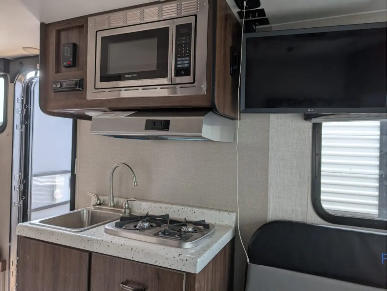 A photo of this 2019 Travel Lite FALCON F-LITE 19BH