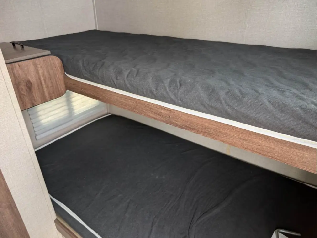 A photo of this 2019 Travel Lite FALCON F-LITE 19BH