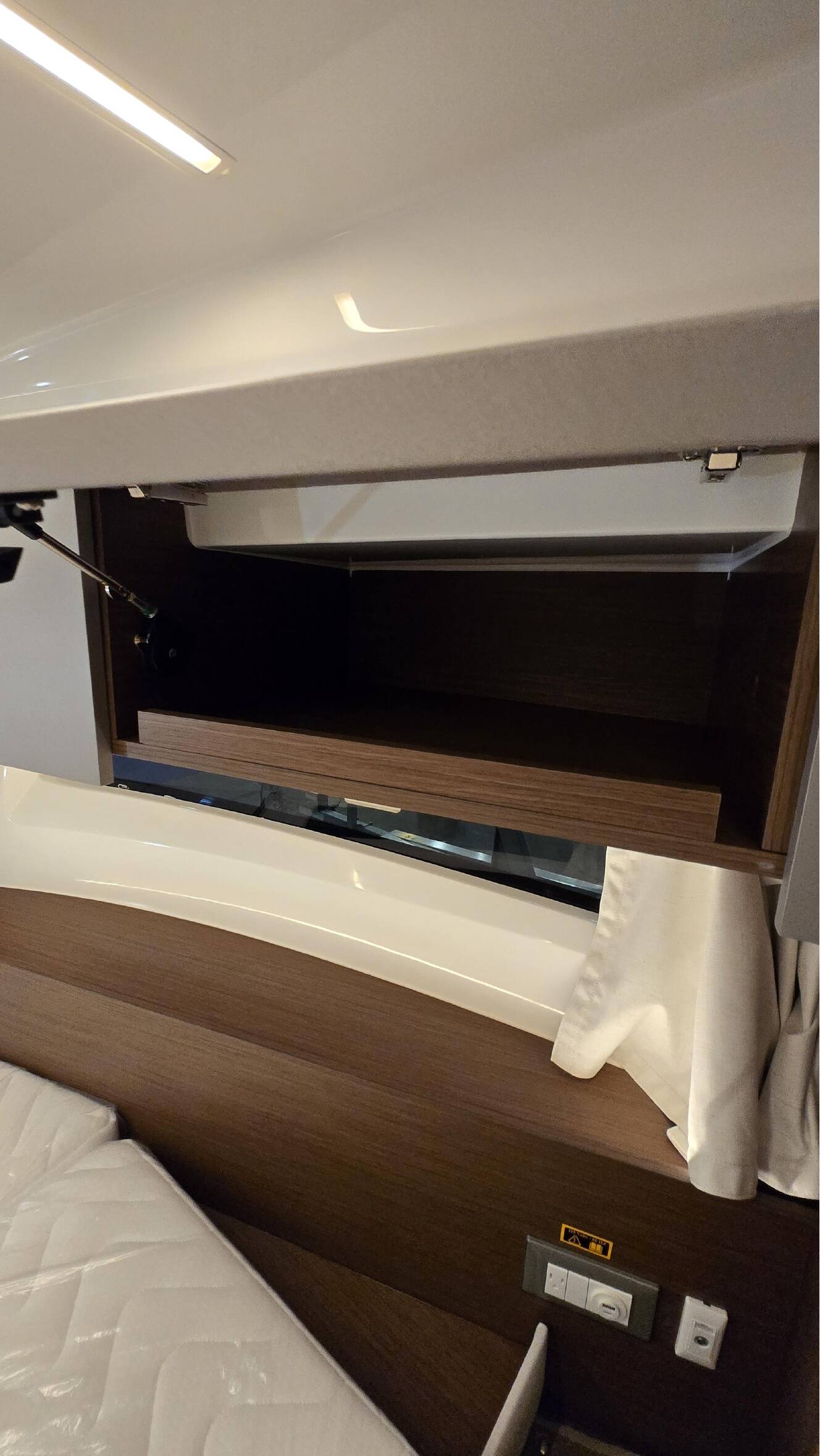 A photo of this 2026 Beneteau Antares 9