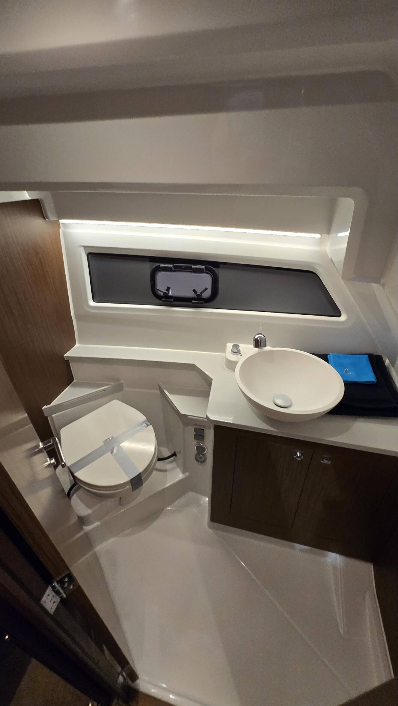 A photo of this 2026 Beneteau Antares 9