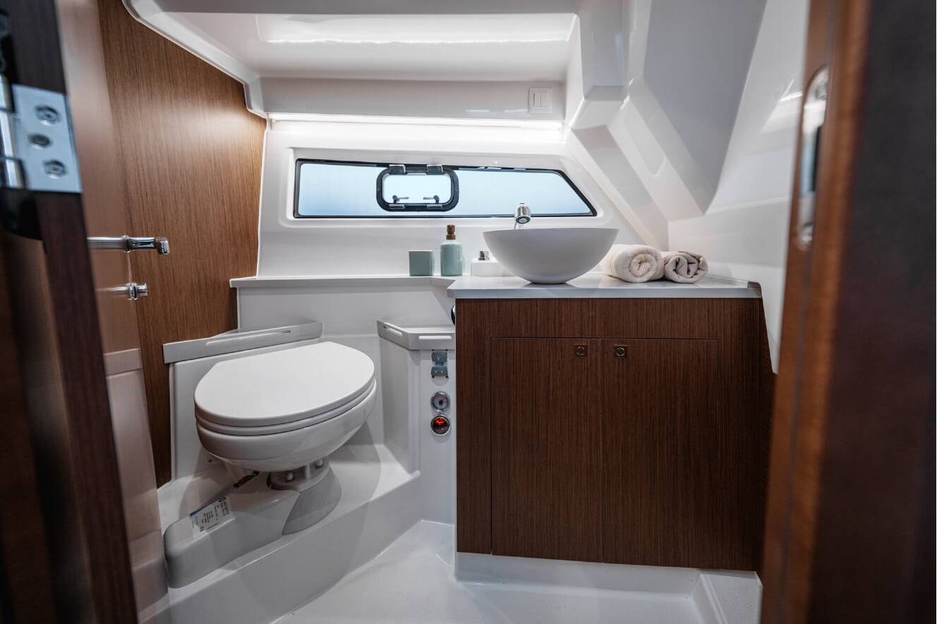 A photo of this 2026 Beneteau Antares 9