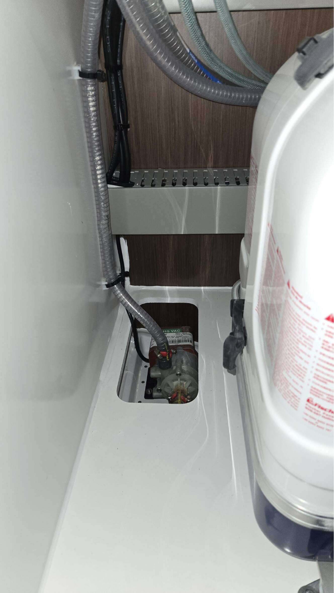 A photo of this 2026 Beneteau Antares 9
