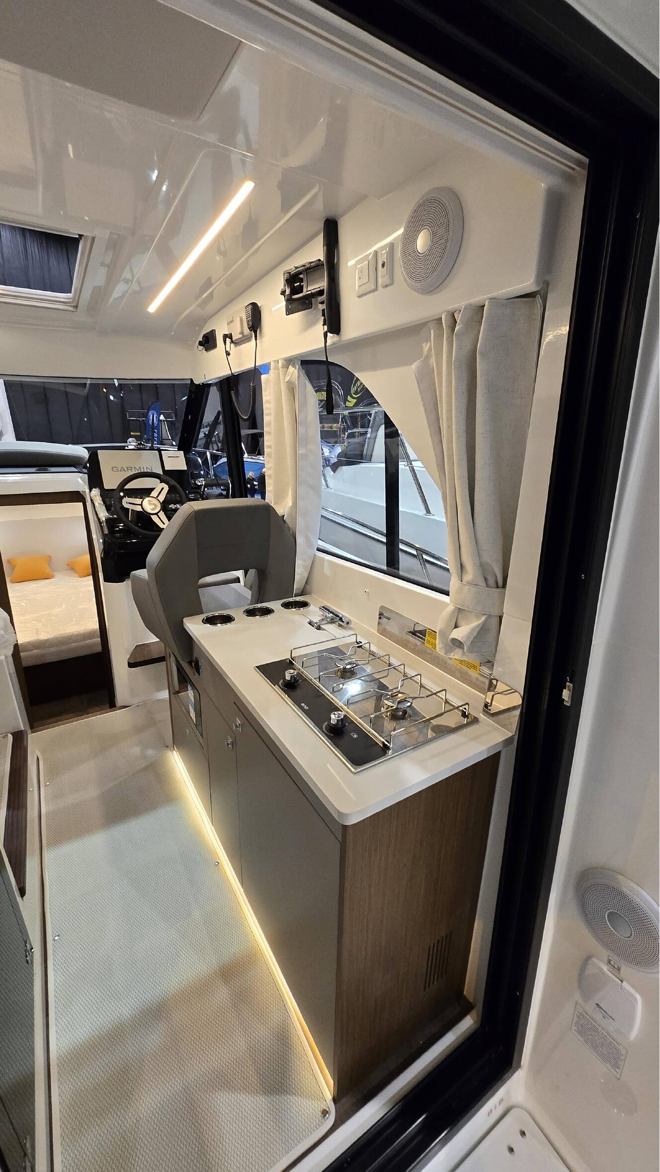 A photo of this 2026 Beneteau Antares 9