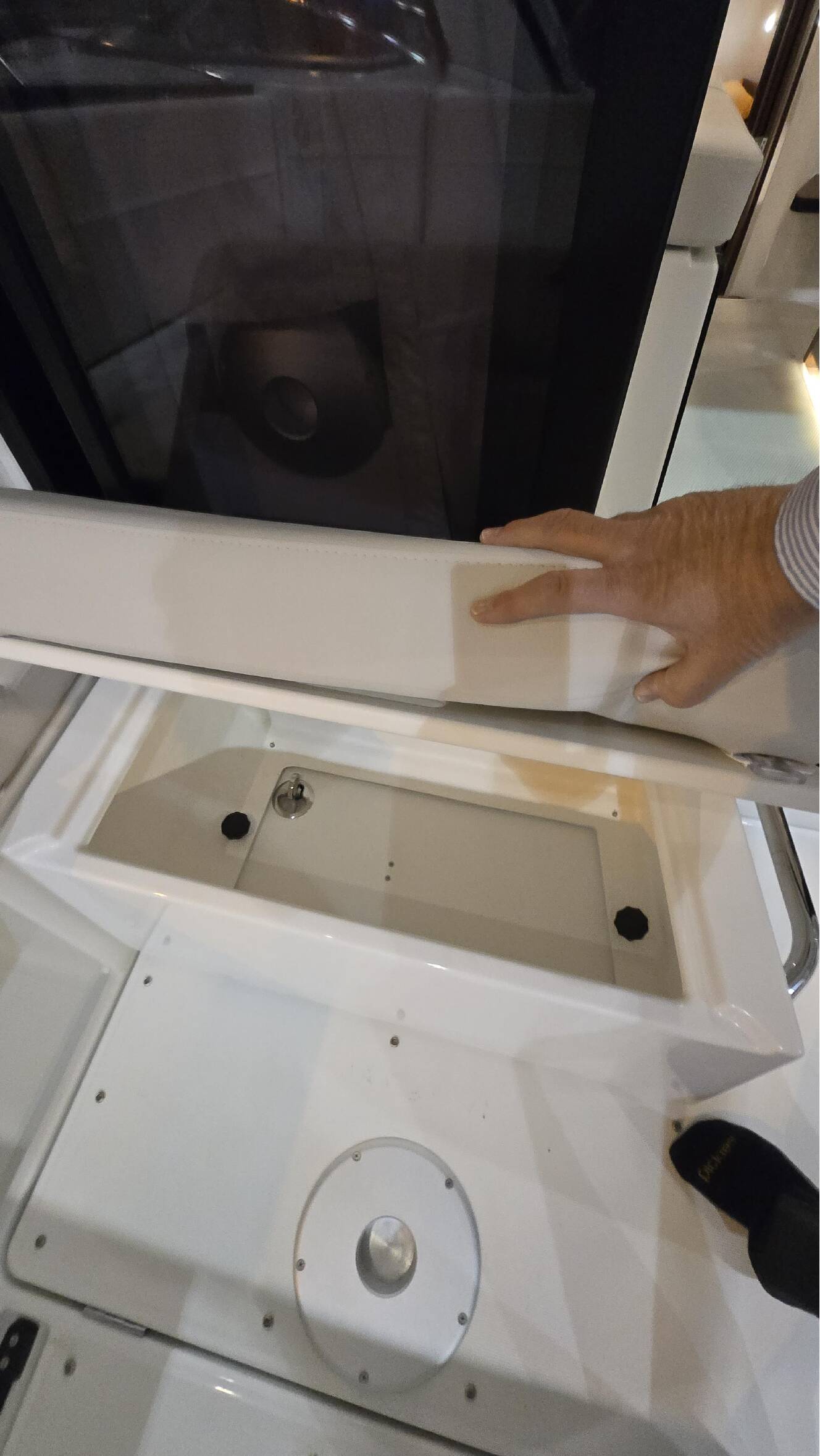 A photo of this 2026 Beneteau Antares 9