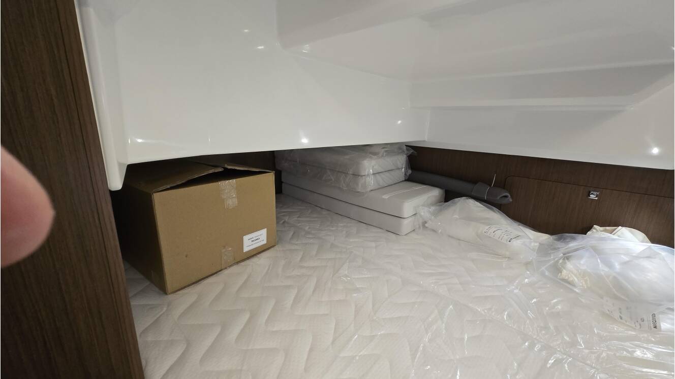 A photo of this 2026 Beneteau Antares 9