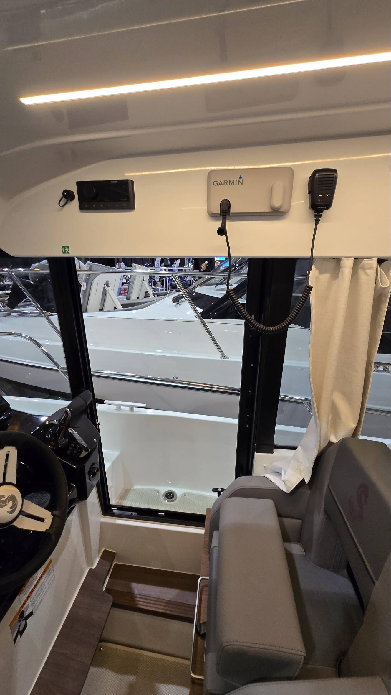 A photo of this 2026 Beneteau Antares 9