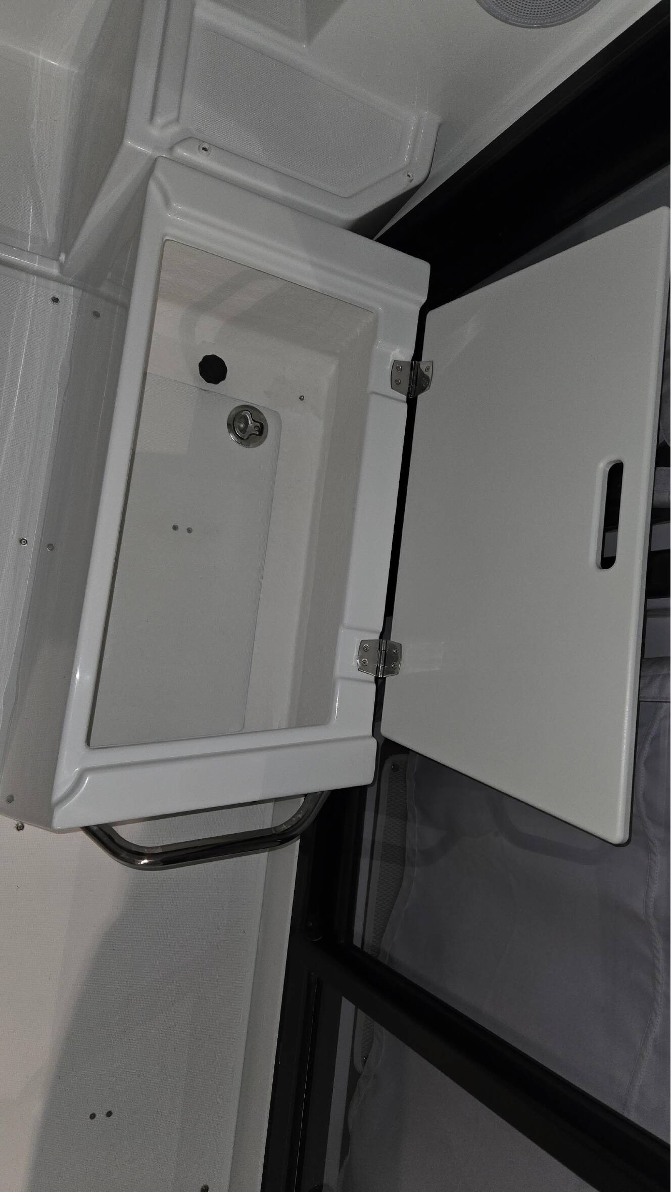 A photo of this 2026 Beneteau Antares 9