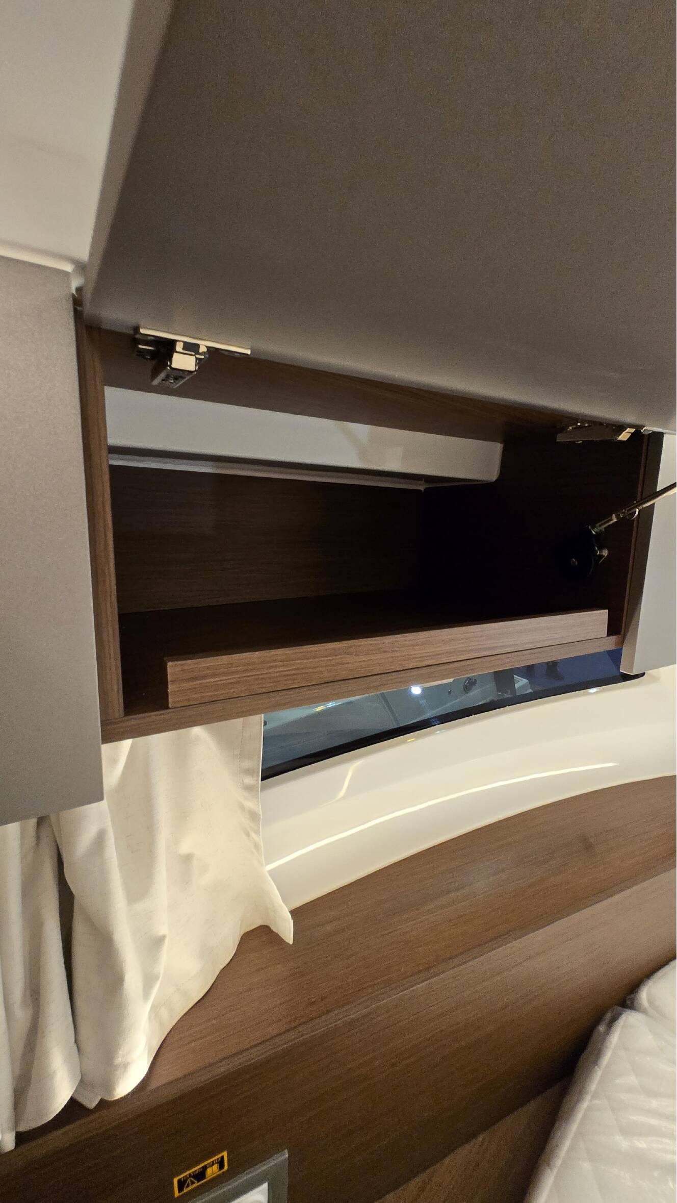 A photo of this 2026 Beneteau Antares 9