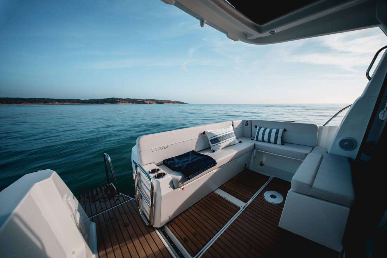 A photo of this 2026 Beneteau Antares 9