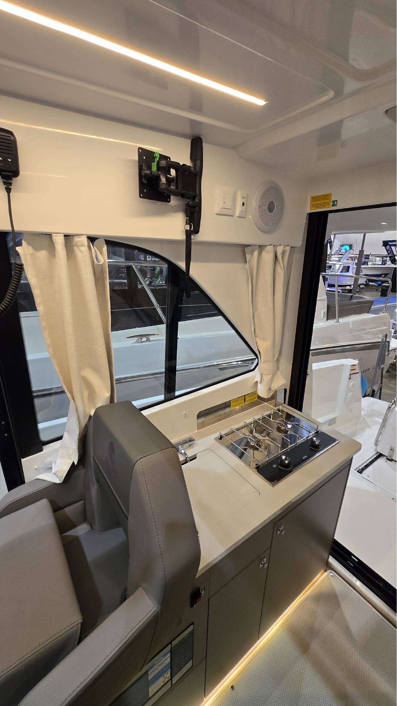 A photo of this 2026 Beneteau Antares 9