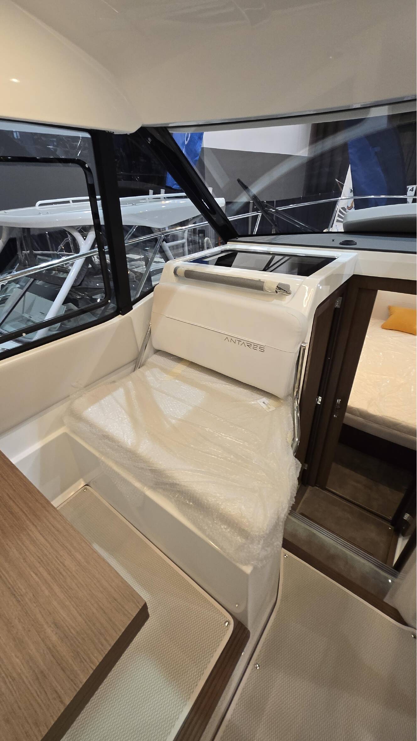 A photo of this 2026 Beneteau Antares 9