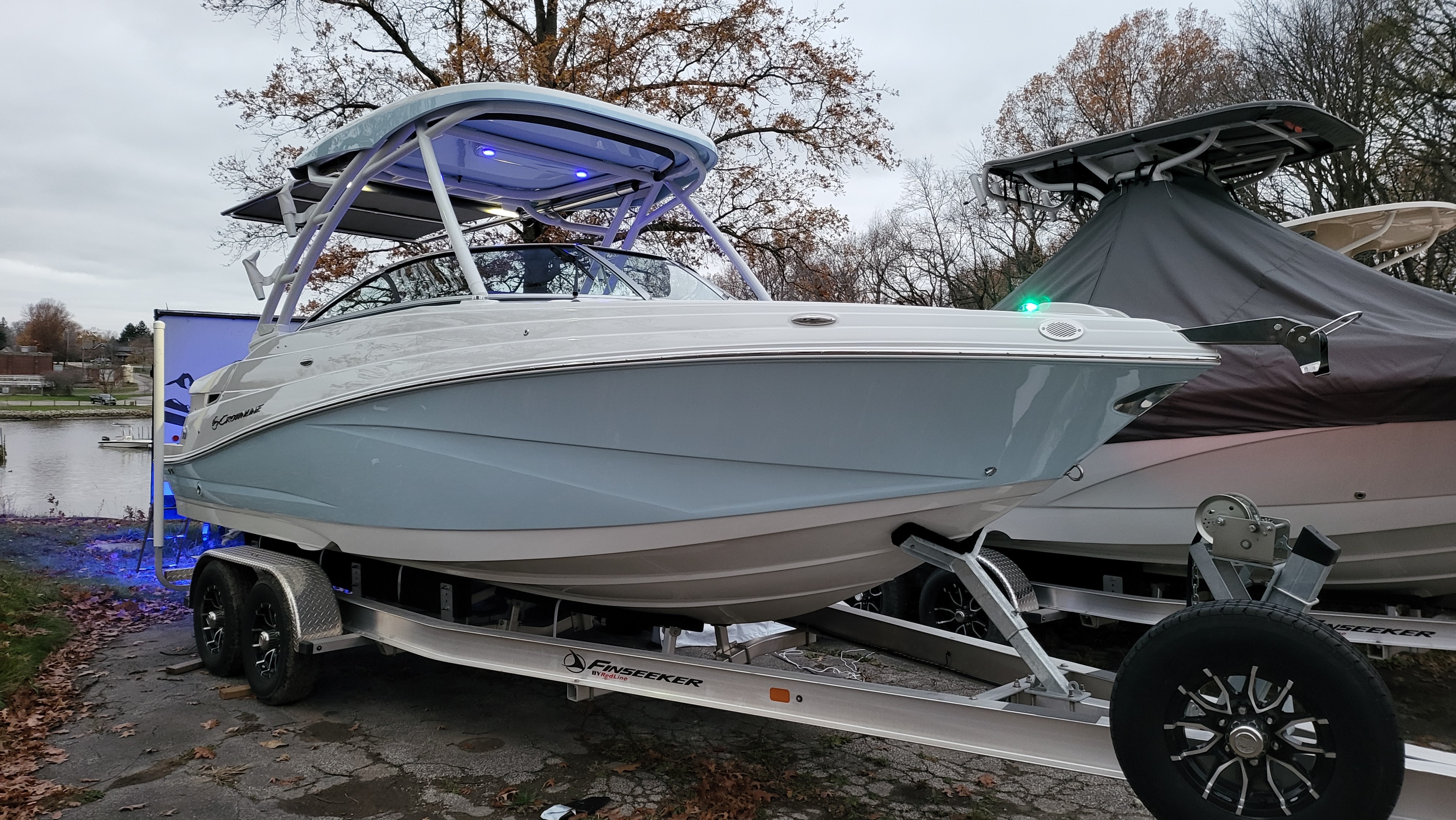 2025 Crownline 240 Finseeker DC w/ 300 HP DTS Mercury Outboard & Alumi 280 DC in vermilion OH