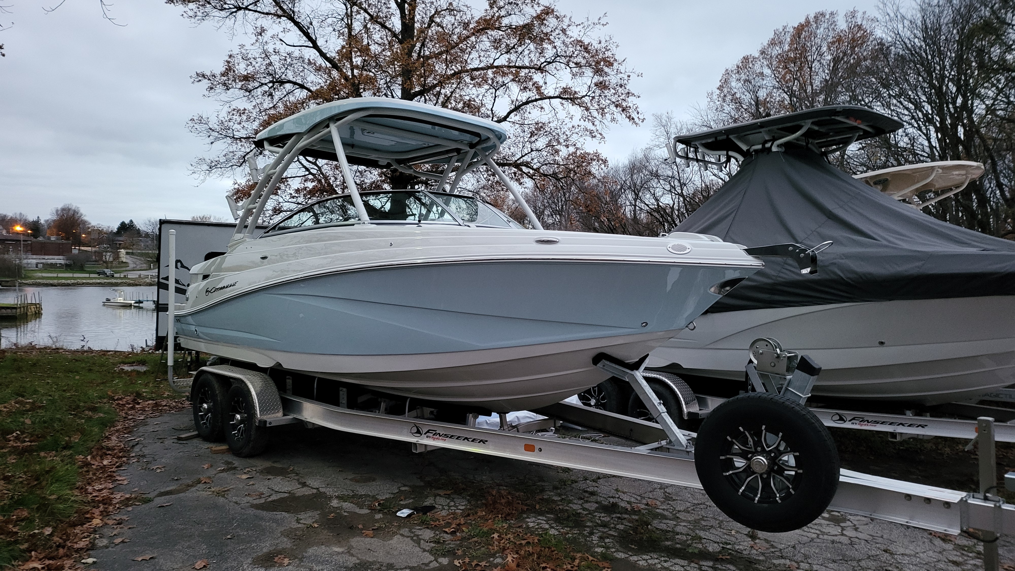 2025 Crownline 240 Finseeker DC w/ 300 HP DTS Mercury Outboard & Alumi 280 DC in vermilion OH