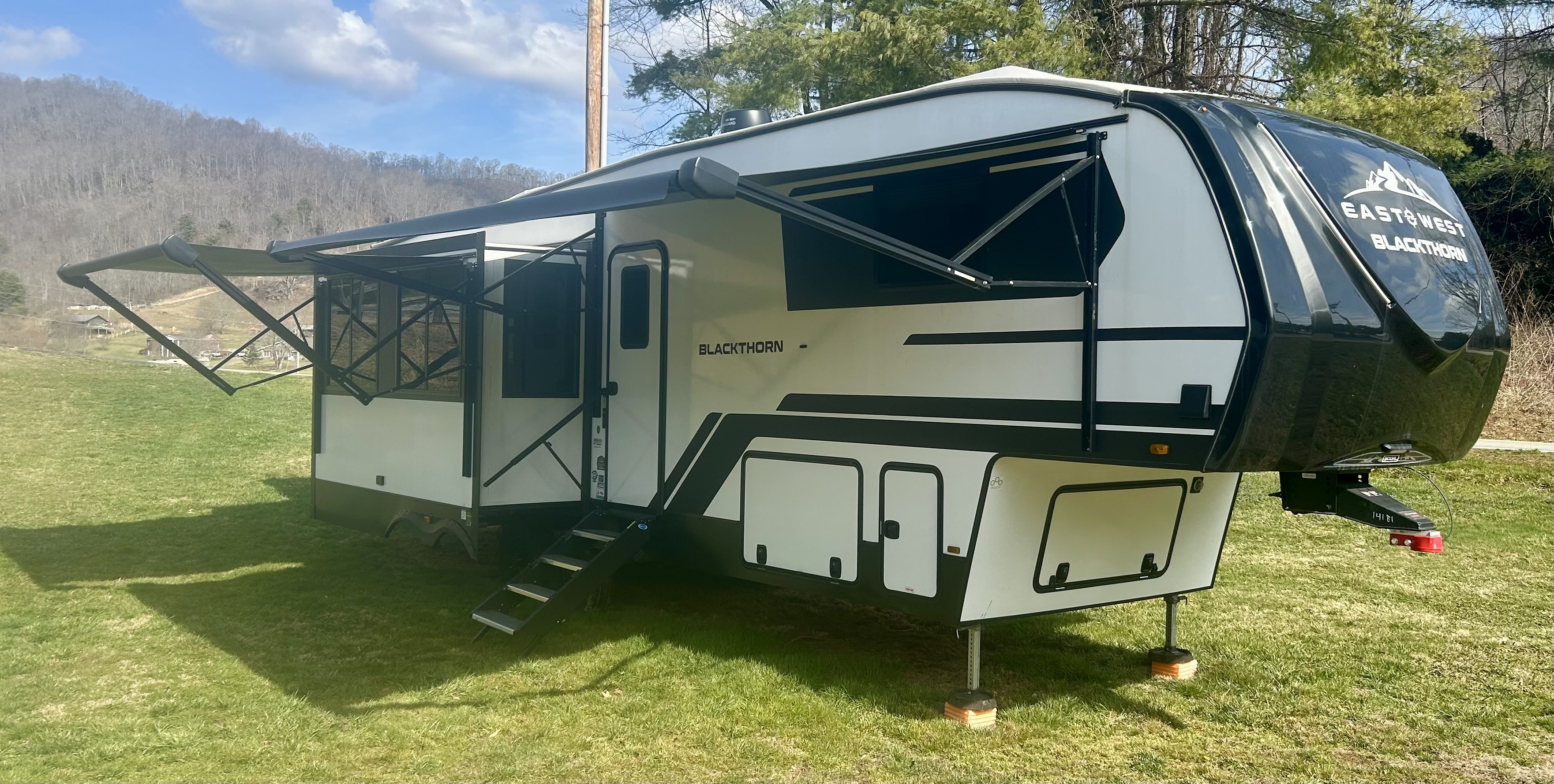 2025 East To West BLACKTHORN 3100RL RV