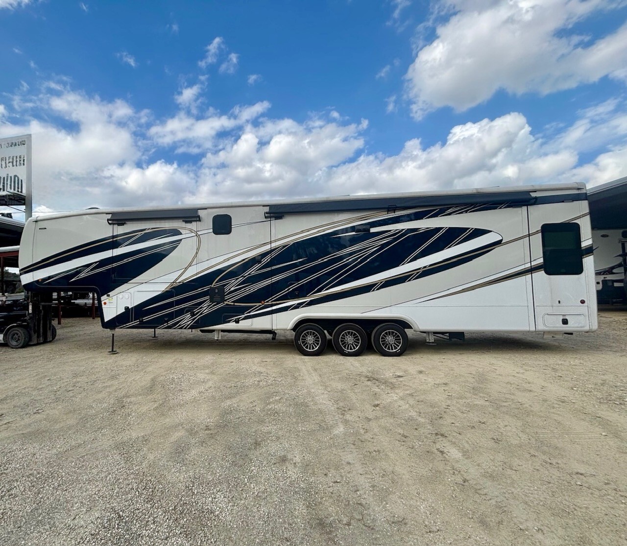 2024 DRV MOBILE SUITES MS HOUSTON in willis TX