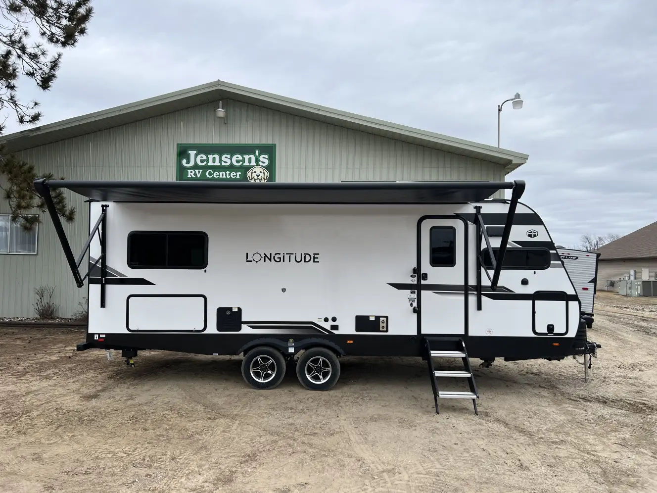 A photo of this 2026 East To West LONGITUDE 230FK