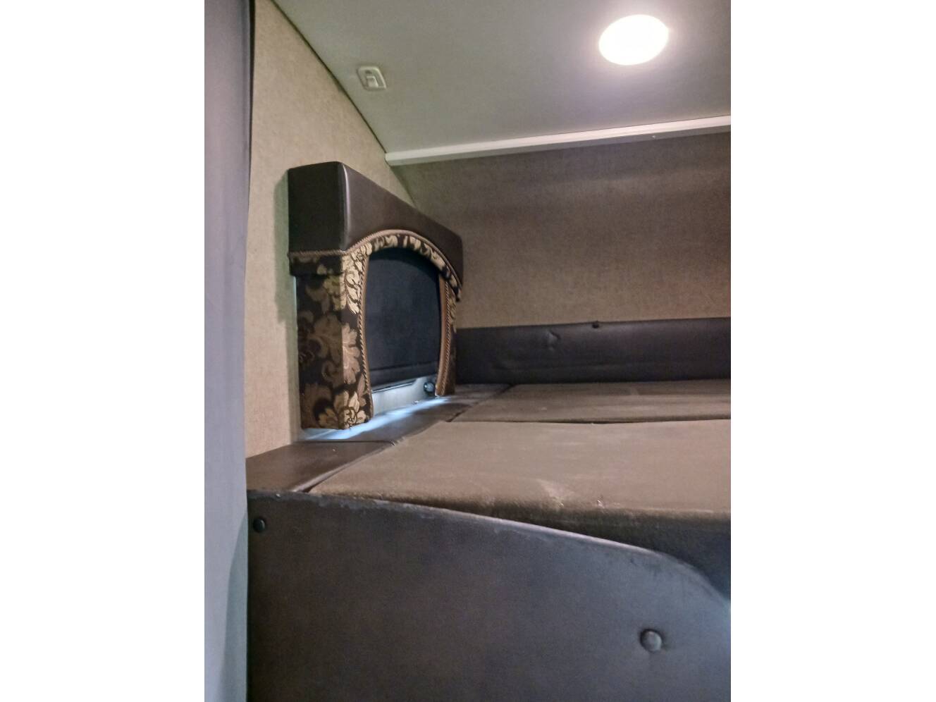 A photo of this 2014 Jayco SENECA 37 FS