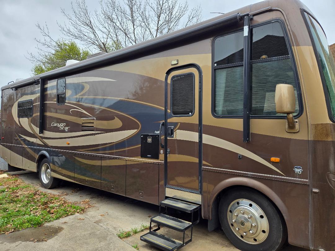 2013 Newmar CANYON STAR 3610 RV