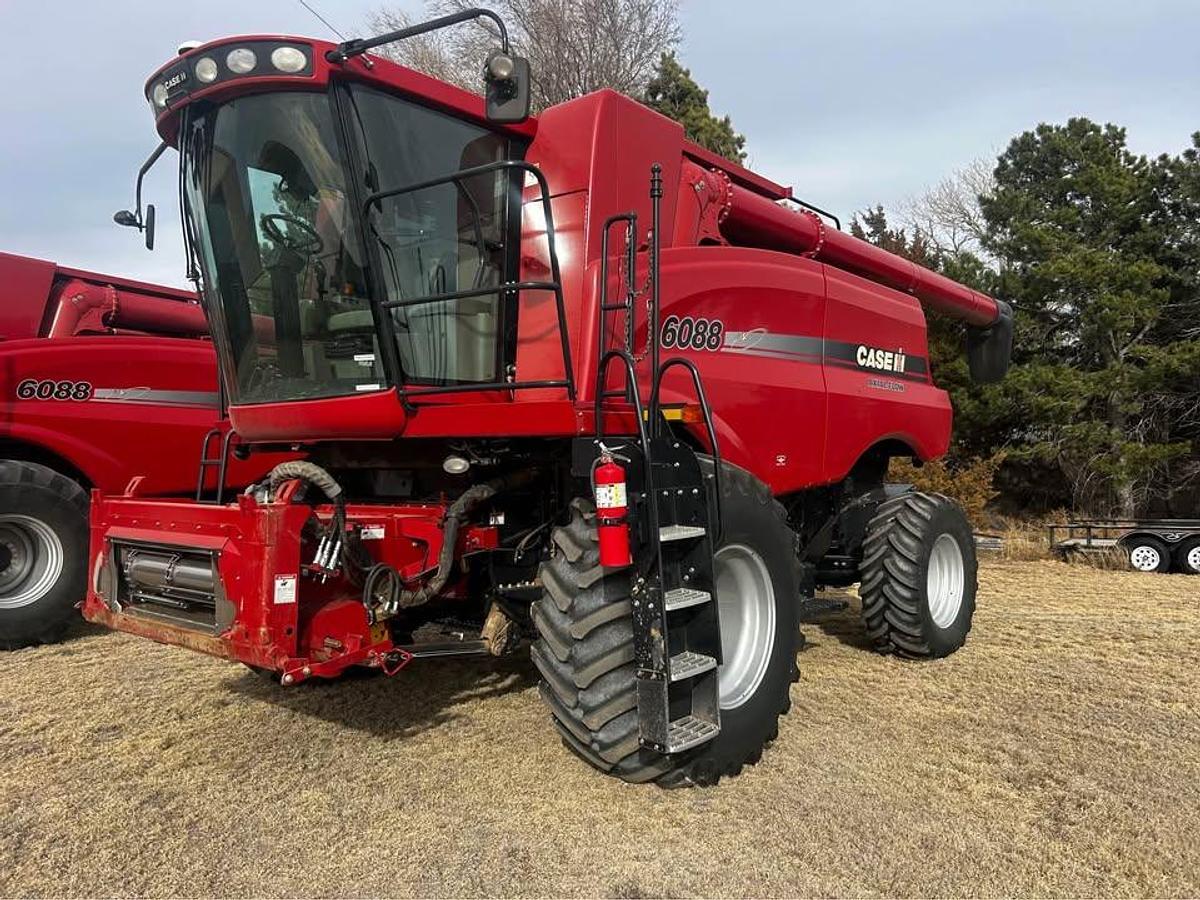 2010 CASE IH 6088 in Keyes, OK