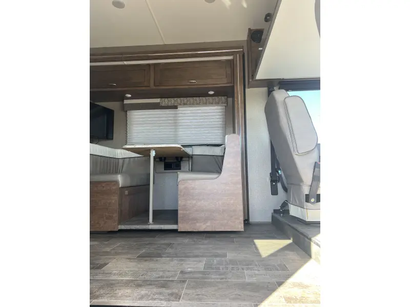 2018 WINNEBAGO INTENT WTE 071