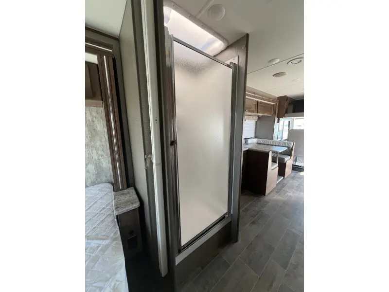 2018 WINNEBAGO INTENT WTE 071