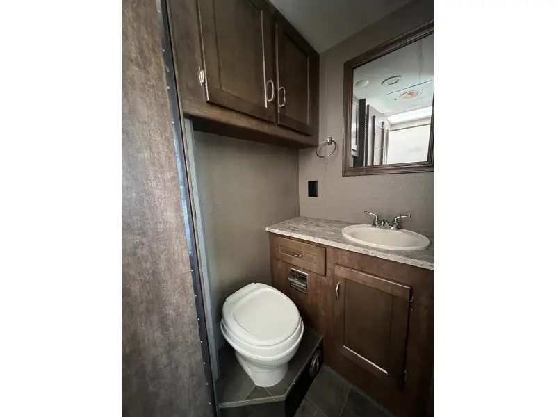 2018 WINNEBAGO INTENT WTE 071