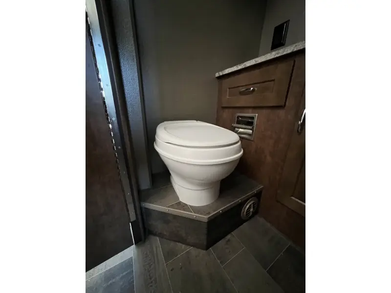 2018 WINNEBAGO INTENT WTE 071