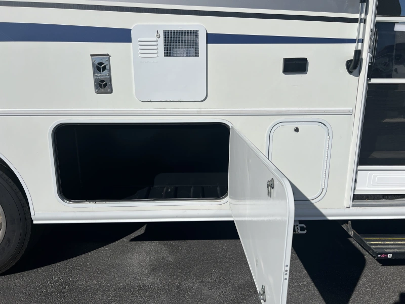 2018 WINNEBAGO INTENT WTE 071