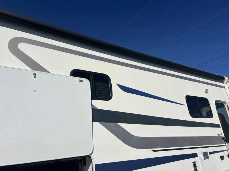 2018 WINNEBAGO INTENT WTE 071