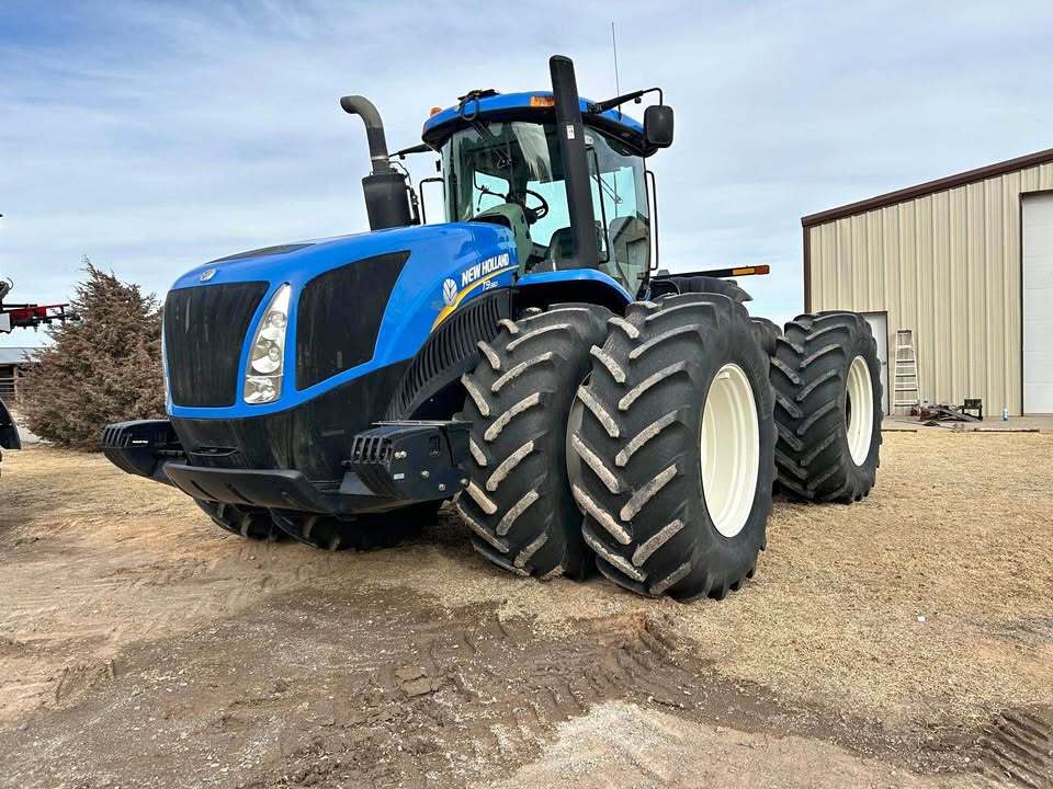 2014 NEW HOLLAND T9-560 in Keyes, OK