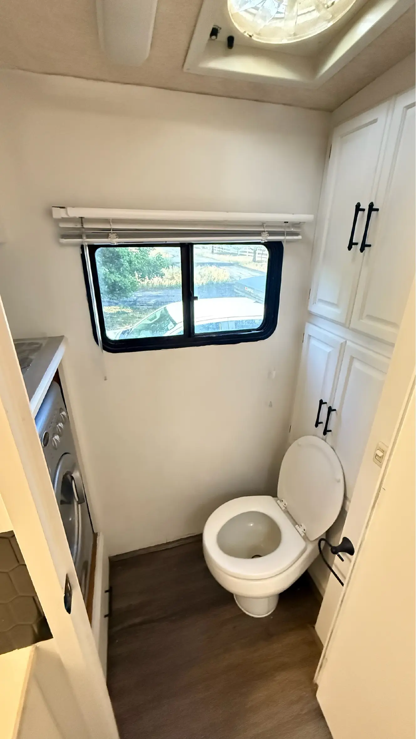 A photo of this 2004 Winnebago JOURNEY 36G