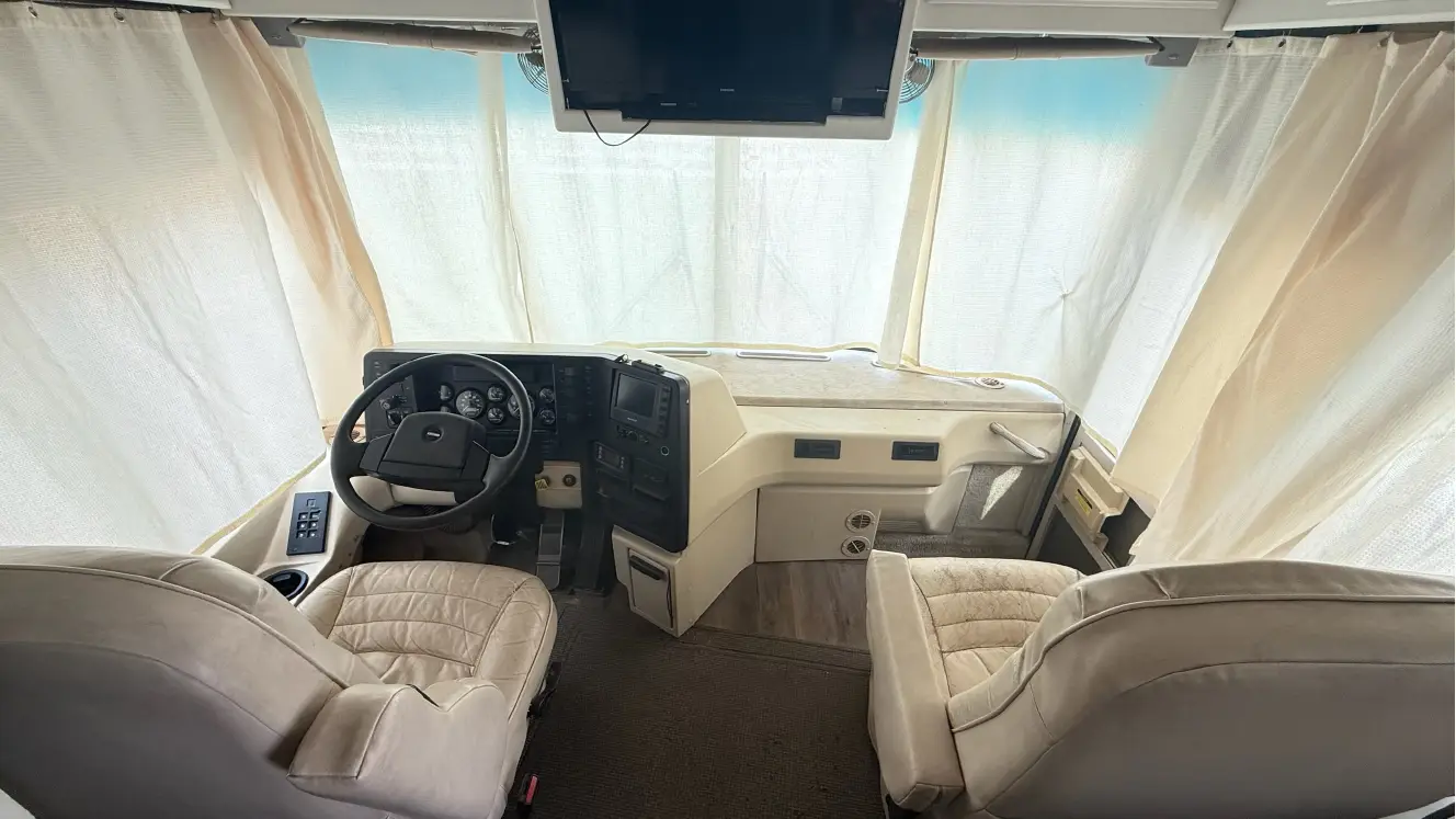 A photo of this 2004 Winnebago JOURNEY 36G