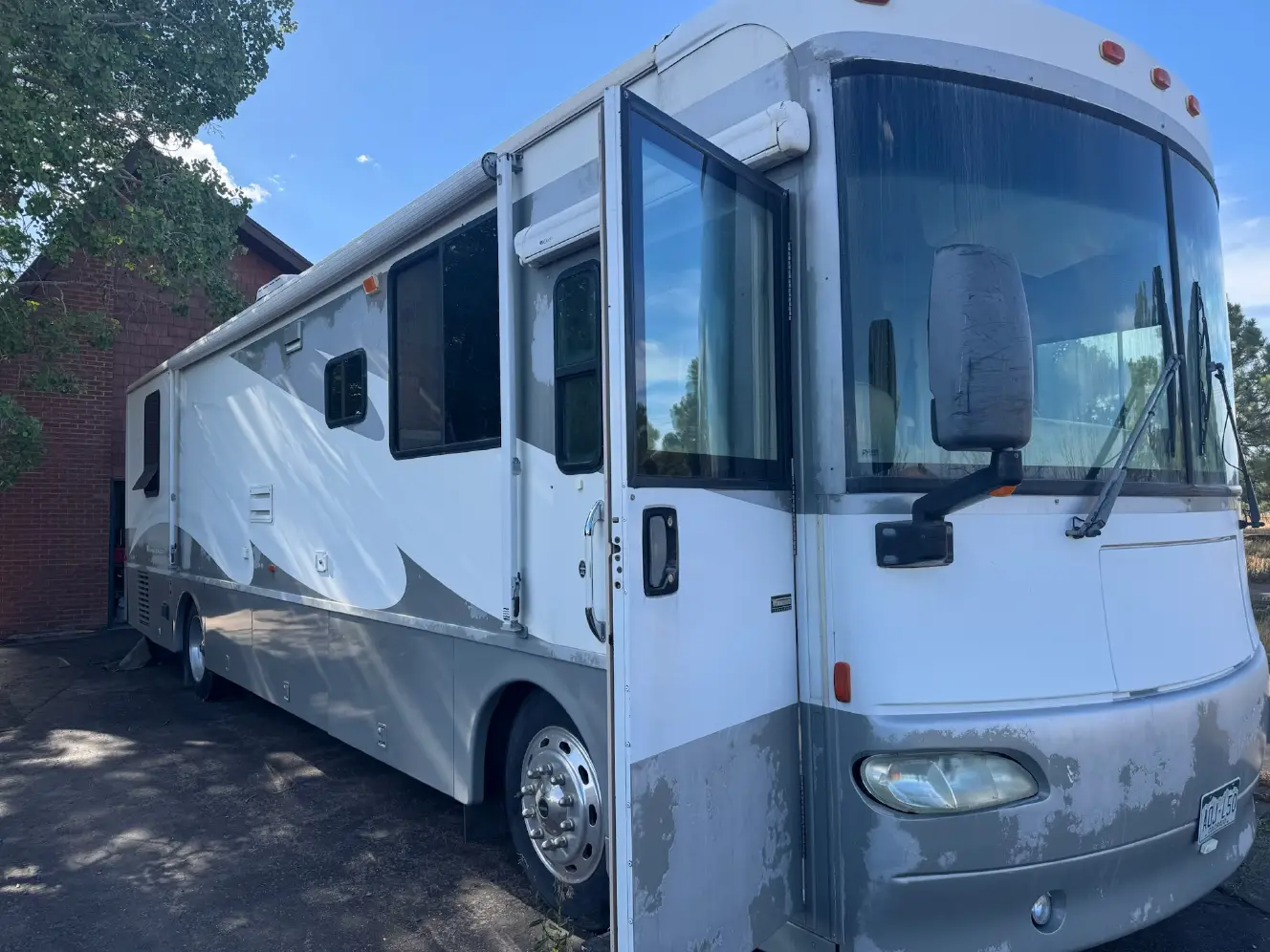 A photo of this 2004 Winnebago JOURNEY 36G