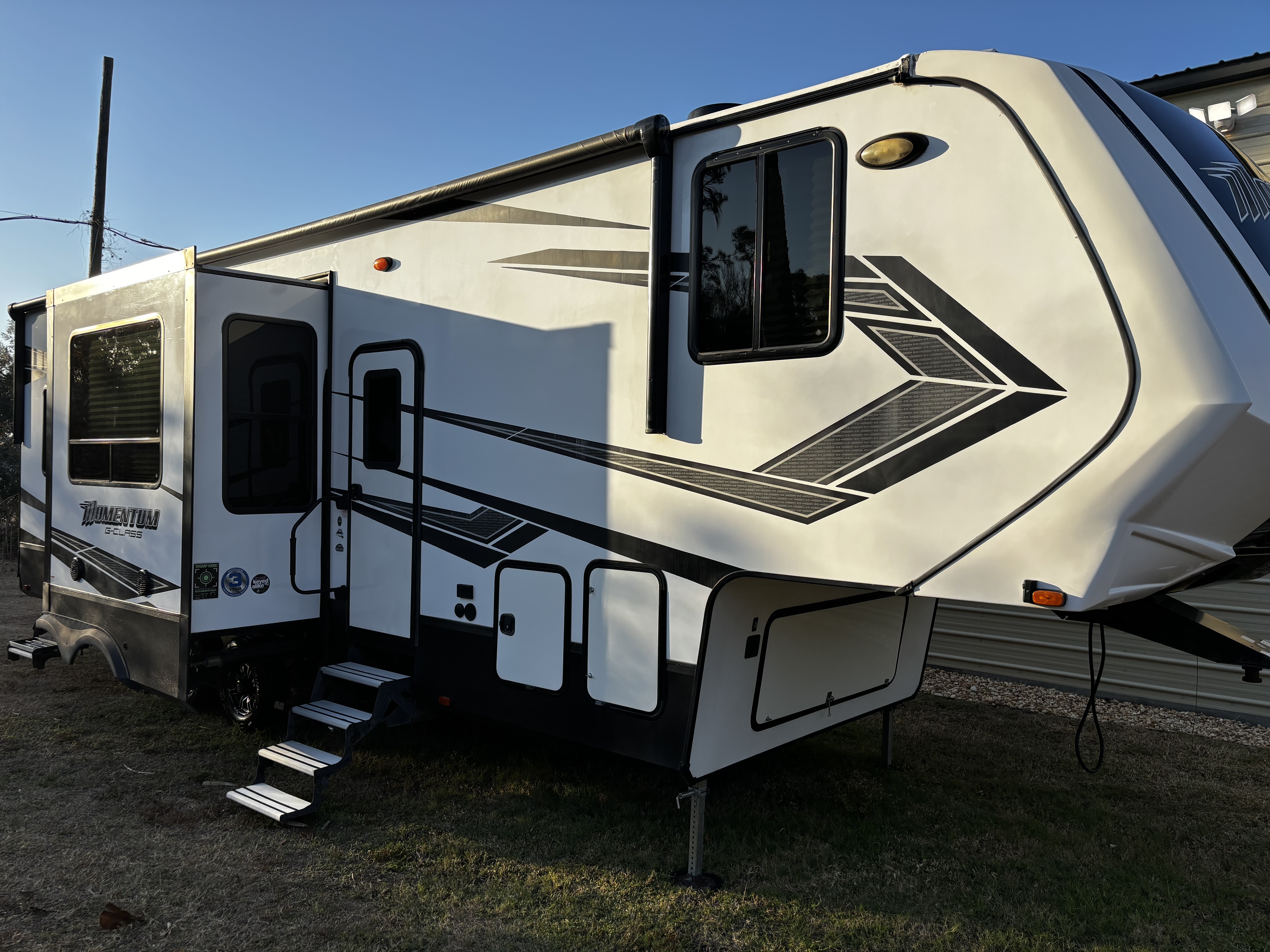 2020 Grand Design MOMENTUM G-CLASS 320G RV