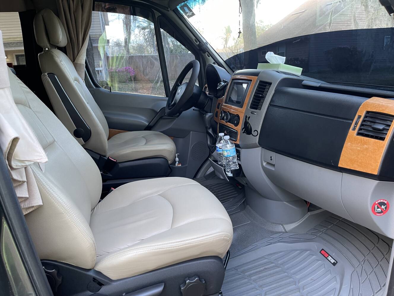 A photo of this 2010 Winnebago ERA 170X